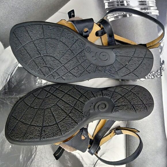 KHRIO Leather Sandals   - Picture 5 of 6
